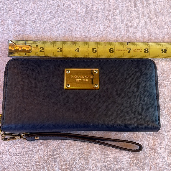 Michael Kors NWOT Jet Set Travel Large blue Leather Continental Wallet/Wristlett - Picture 9 of 10